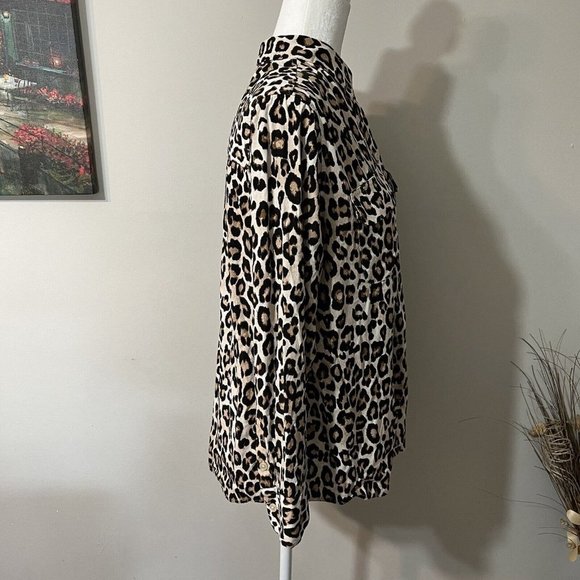 Chicos Petites Button Down Blouse Size 2P / PL Modal Blend Leopard Animal Print - Picture 2 of 11